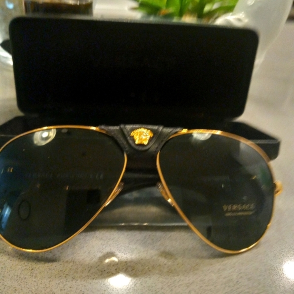 VERSACE black/gold aviator AUTHENTIC sunglasses(like new) make me an offer!